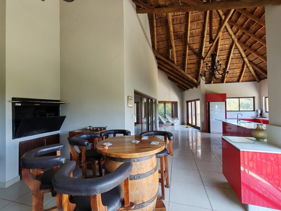 5 Bedroom Property for Sale in Boschenvaal River Front Lodges Free State